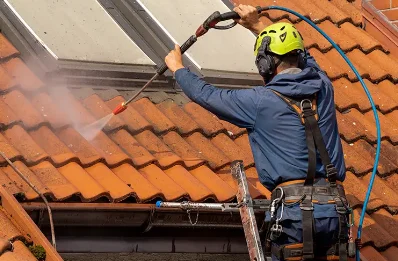 Démoussage et hydrofuge de toiture à Belcastel